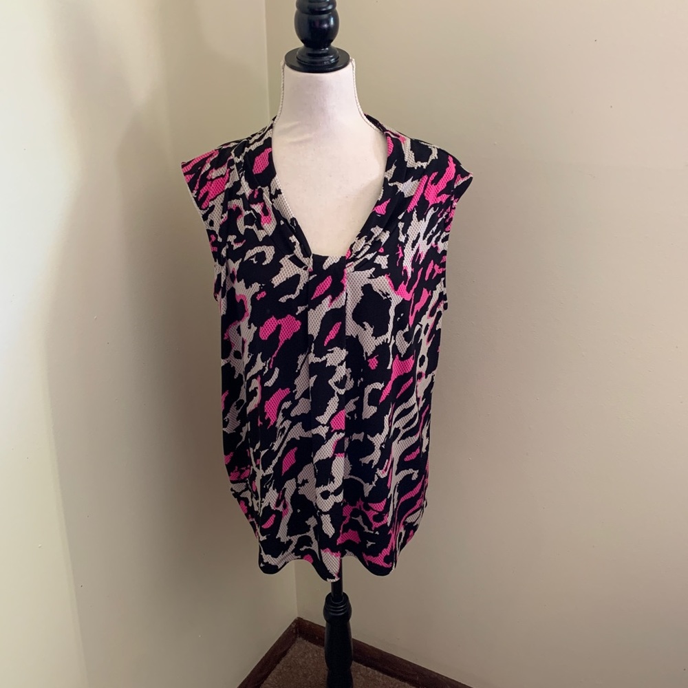 EUC Dana Buchman sleeveless blouse